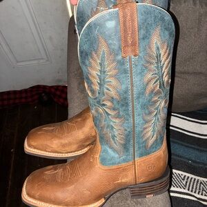 Ariat Tan and Blue Embroidered Western Boots
